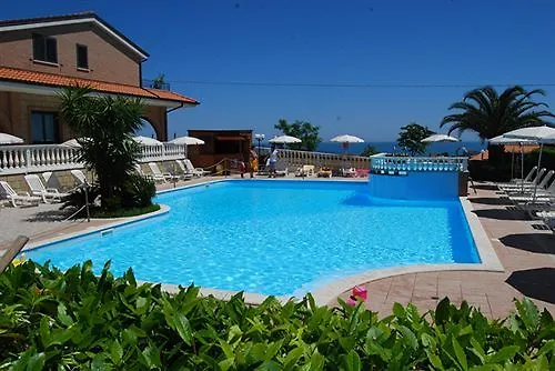 Il Borgo 3* Tortoreto